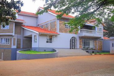 پانسیون Garden Court Villa