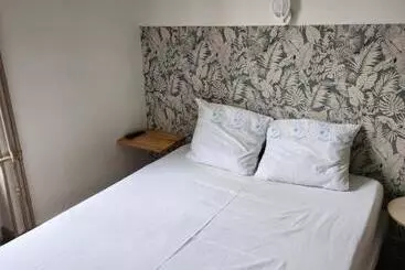 Hotelli Hôtel Des Deux Gares