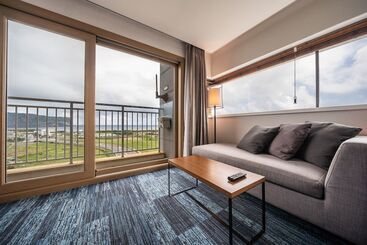 בית מלון כפרי Golden Tulip Jeju Seongsan