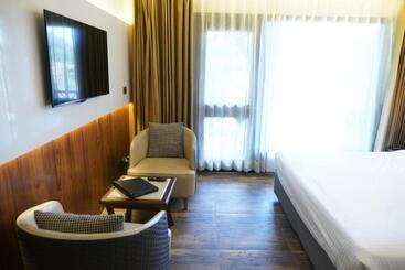 Kasauli Hills Resort