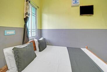 ホテル O Raunak Food Plaza Family Restaurant & Rooms