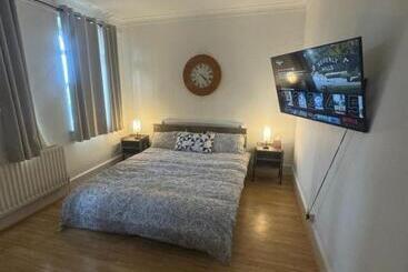 بنسيون Master Grove Room