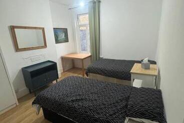 بنسيون The Twin Bed Grove