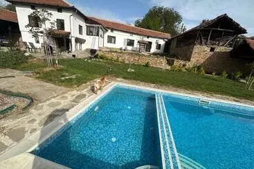 Majatalo Chez Le Colonel Pool House