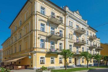 Hotel Otava   Vedlejší Budova