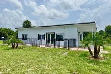 Majatalo Naples Charming Cottage