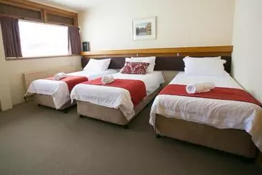 Hotel Barrakee Ski Lodge
