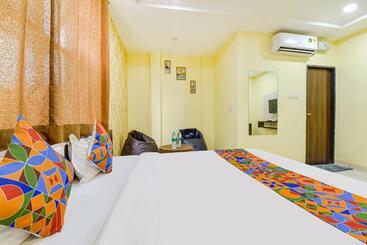 Отель Fabexpress A2 And Restro