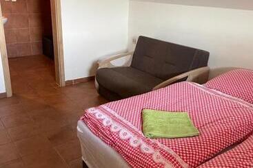 פנסיון Sklep Pod Dubňanskou Horou