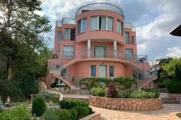 ペンション Sunray Guest House, Private Rooms & Apartment With Lovely Sea View