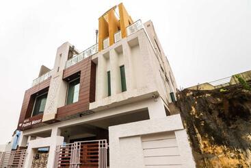 호텔 Super Oyo Flagship 47057 Padma Manor