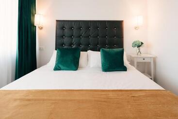 Bed and Breakfast Zyra Garden Club