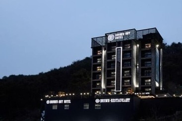 Brown Dot Hotel Jinhae