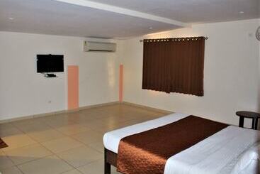 Hotel White Feather Toran Resort