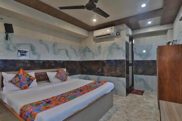 호텔 Raghunandain Inn Near Shree Ram Janmbhumi Ayodhya