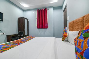 Hotel Fabexpress Blessing Palace