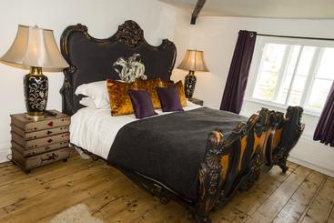 هتل Apple Tree Inn