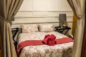 Hotel Ladybrand Heritage House