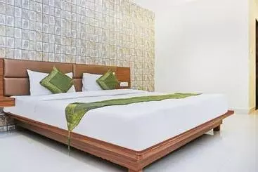 Hotel Lions Den