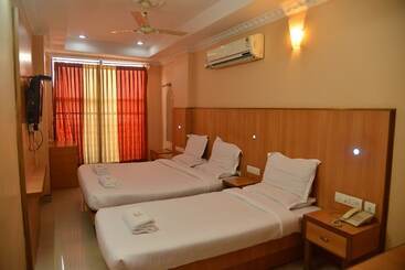 تختخواب و صبحانه Megha Residency