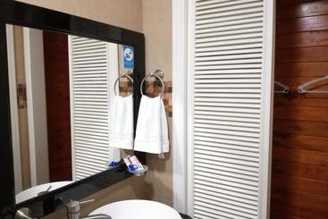 هتل Y Plaza Jalpan