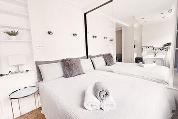 هتل Heart Of London Suites