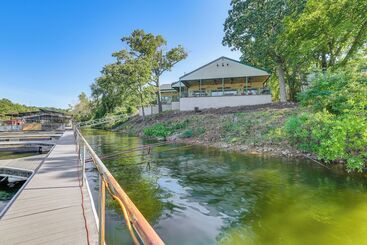 Dom wiejski Near Disney:  T Morrow S Grand Getaway  W/ Dock!