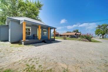 Cabane Eufaula Vacation Rental: Walk To Lakeside Beaches!