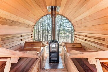 بيت ريفى Northwood Tours Escape : Hot Tub & Lake Access!