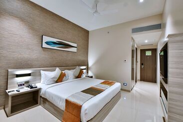 Click Hotel Pithampur