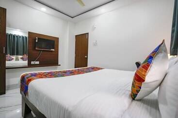 Fabhotel Fortuna Inn