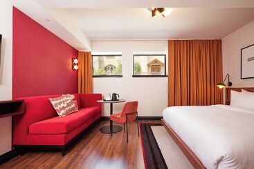 فندق The Postmark