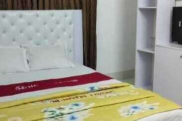 هتل Living International Ltd