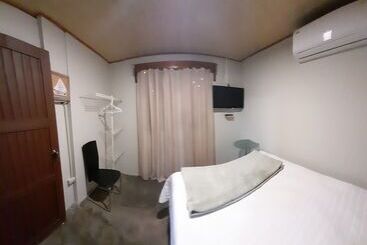 ユースホステル Indigo House