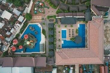 Resort Cebu Westown Lagoon  South Wing