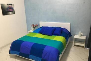 تختخواب و صبحانه Grillo