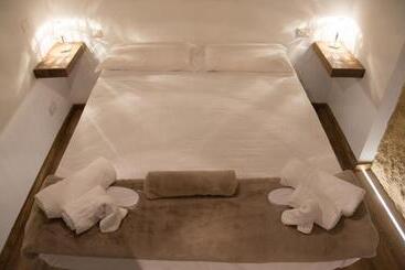 تختخواب و صبحانه P&g Design By Lago Welcome Enna