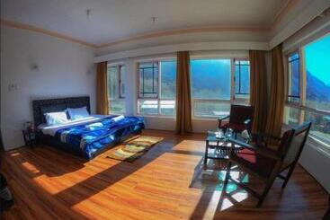 בית מלון כפרי The Nun Kun Residency Kargil