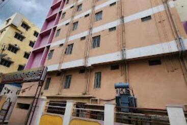 Hotel Govind Heights