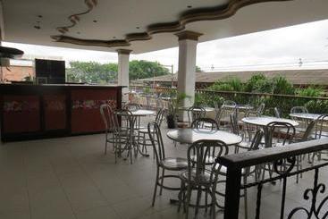 ホテル Guateque Plaza