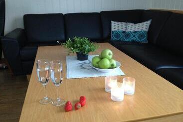 فندق على الطريق Mix Tana Spiseri Og Overnatting