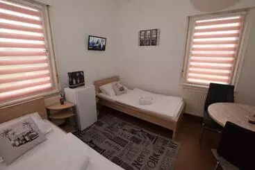 ユースホステル Monteurzimmer Kirchheim Teck