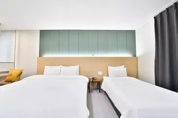 Calm Rest Hotel Busan Sasang