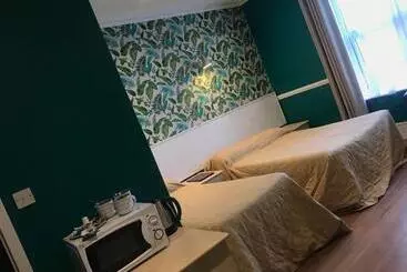 Hotel Avis