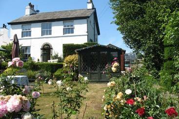 Bed and Breakfast The Hill