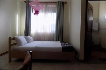 ホテル Millenium Kampala Zaana