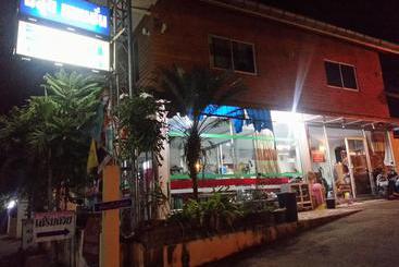 مُتل Meesuk Mansion