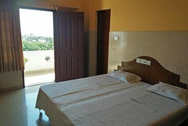 בית מלון כפרי Viswa Residency