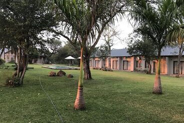 Bed & Breakfast Hamiltons Lodge & Restaurant