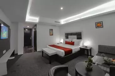 Hotel Rose Petal